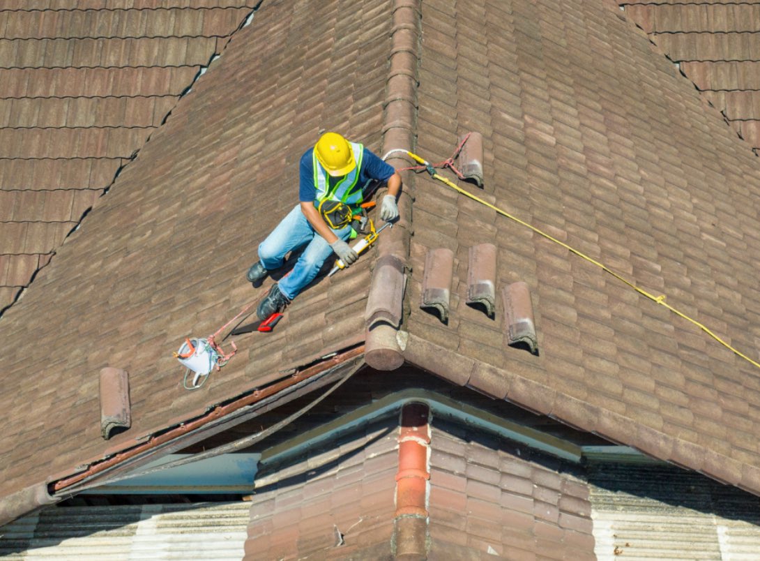 The Risks of DIY Roof Repairs