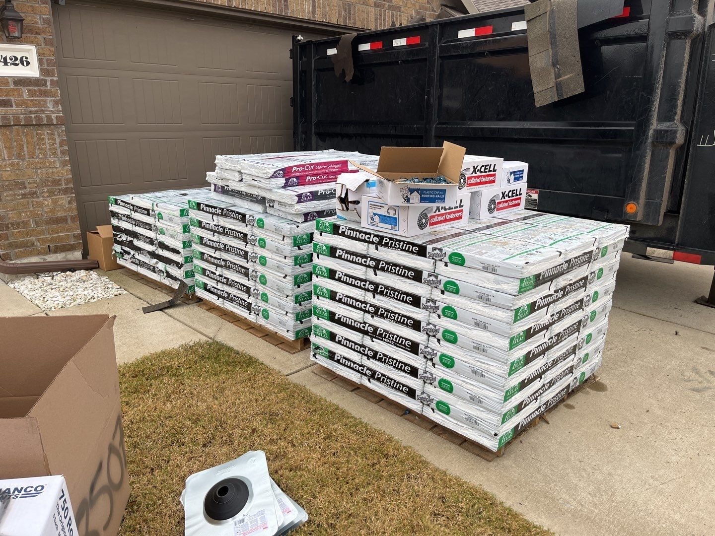 New Atlas Pinnacle Pristine shingles installed during the Melissa, TX roof replacement